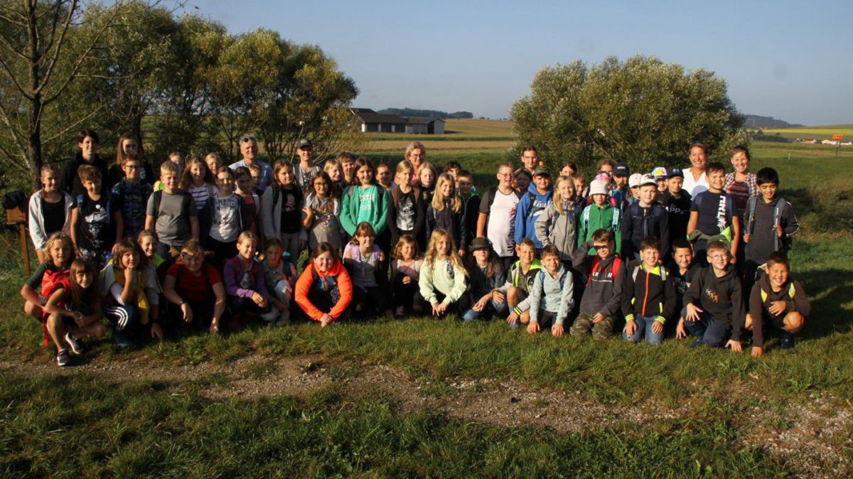 Gruppenfoto der Schüler der Volksschule Ruprechtshofen